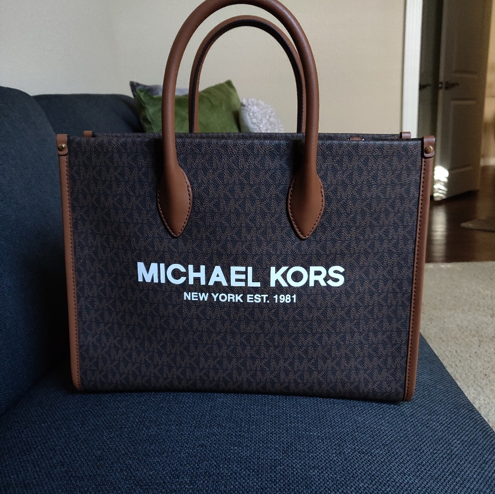 Like New Authentic Michael Kors Tote